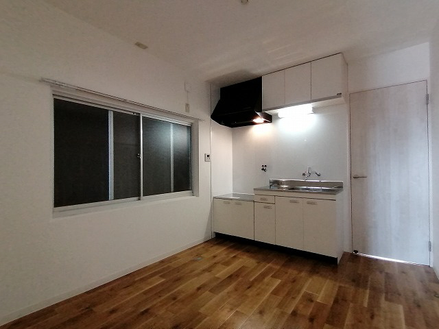 神戸市長田区長尾町２丁目のアパートの居間・リビング|ダイニング