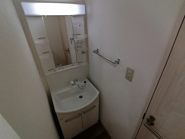 神戸市長田区長尾町２丁目のアパートの洗面所|洗面台