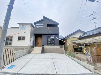 【前面道路含む現地写真】