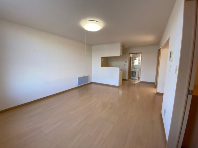 サンポエムの居間・リビング