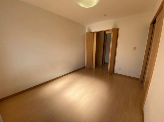 釧路市星が浦大通３丁目のアパートの洋室