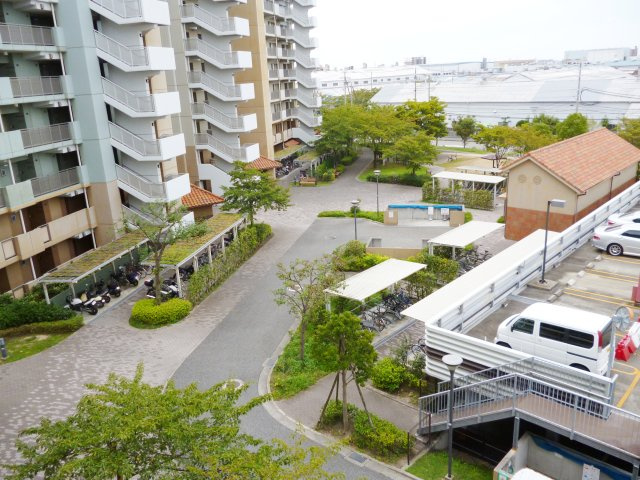 サンラフレ明石２ＤＫの駐車場