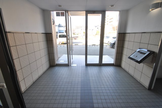 ジェームス湘南のエントランス