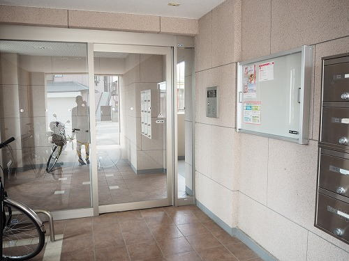 アーズアーズのエントランス
