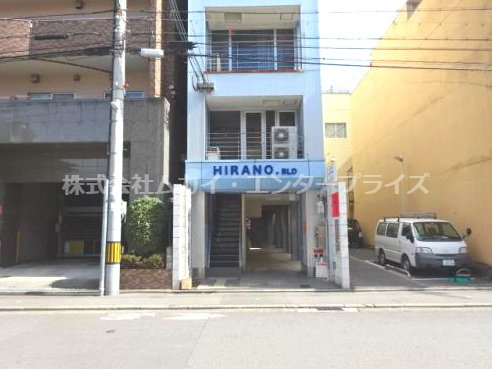 西洞院HIRANOビルのエントランス