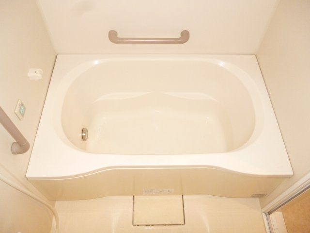 サンラフレ明石３ＤＫの浴室|きれいなお風呂です