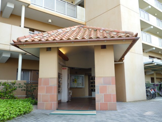 サンラフレ明石３ＤＫのエントランス|ゆとりのあるエントランスです