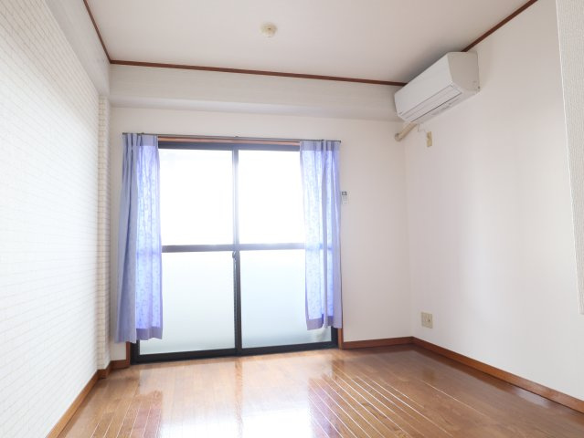 ストーンハイムの洋室