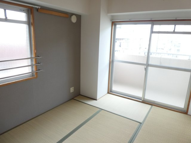 カースル小林の和室