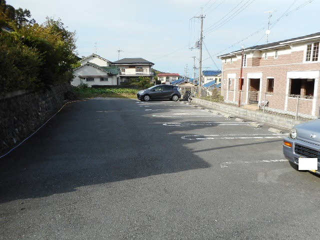 ラフレシ－ル三日市の駐車場