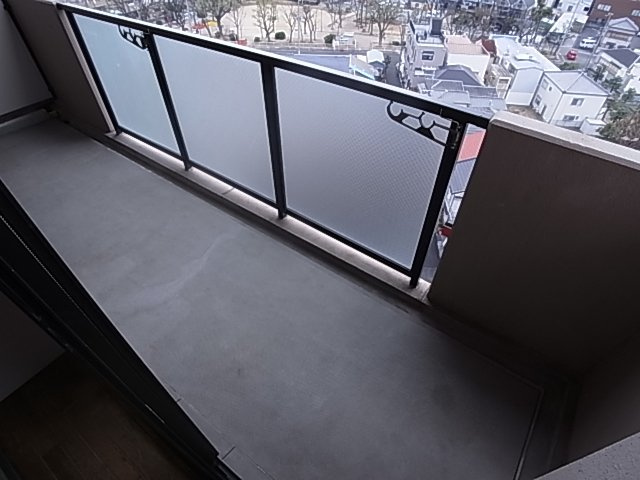 神戸市兵庫区門口町の賃貸マンションのバルコニー