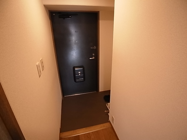 神戸市兵庫区門口町の賃貸マンションの玄関