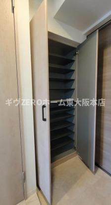 Louis Residence天王寺町北の玄関