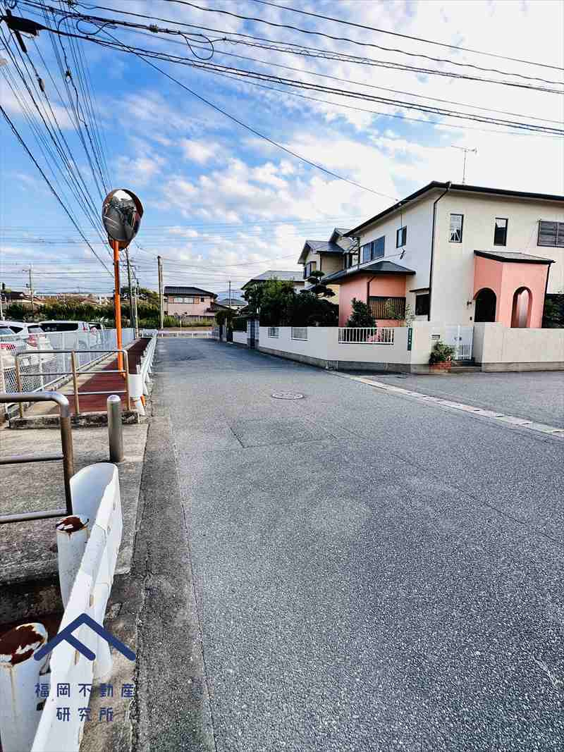 サーパスシティ前原参番館の周辺