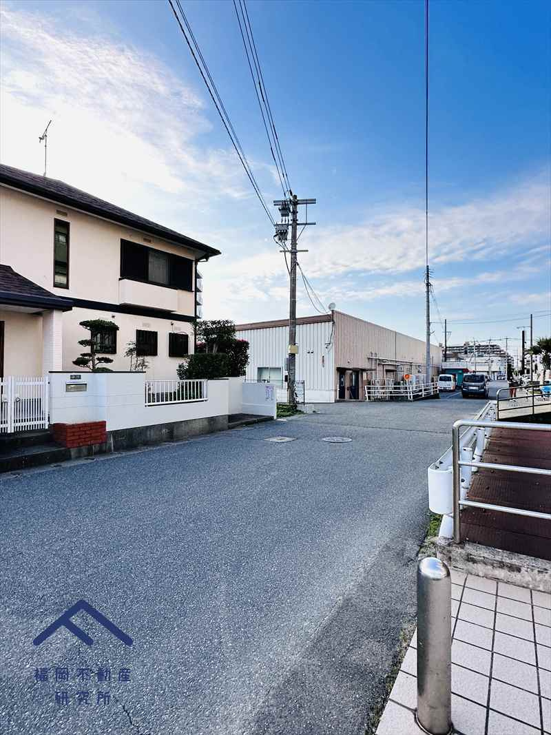 サーパスシティ前原参番館の周辺