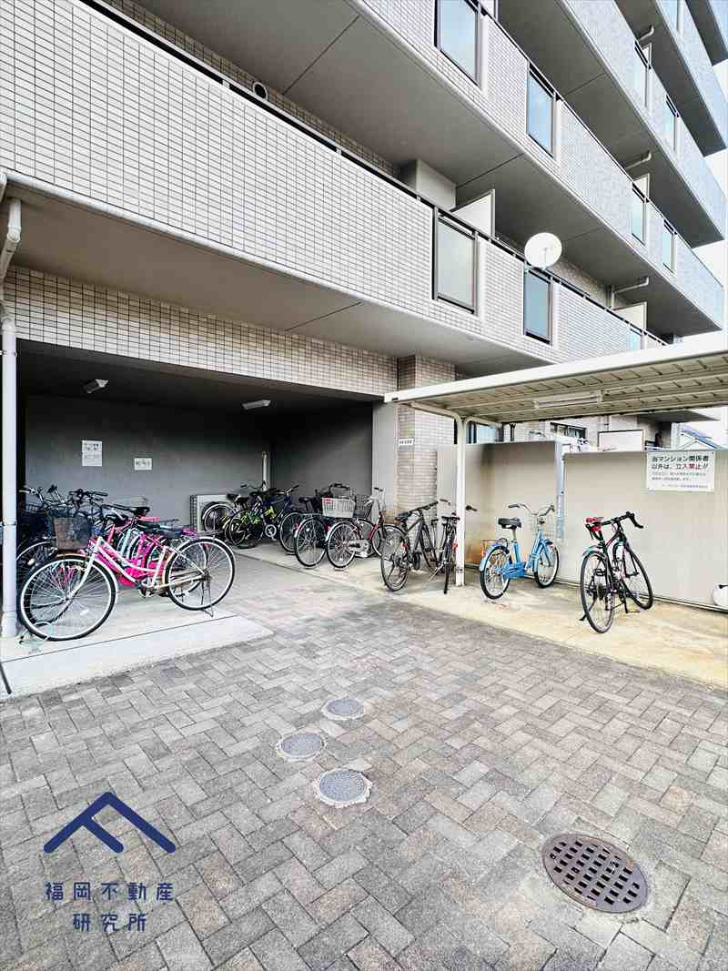 サーパスシティ前原参番館の居間・リビング