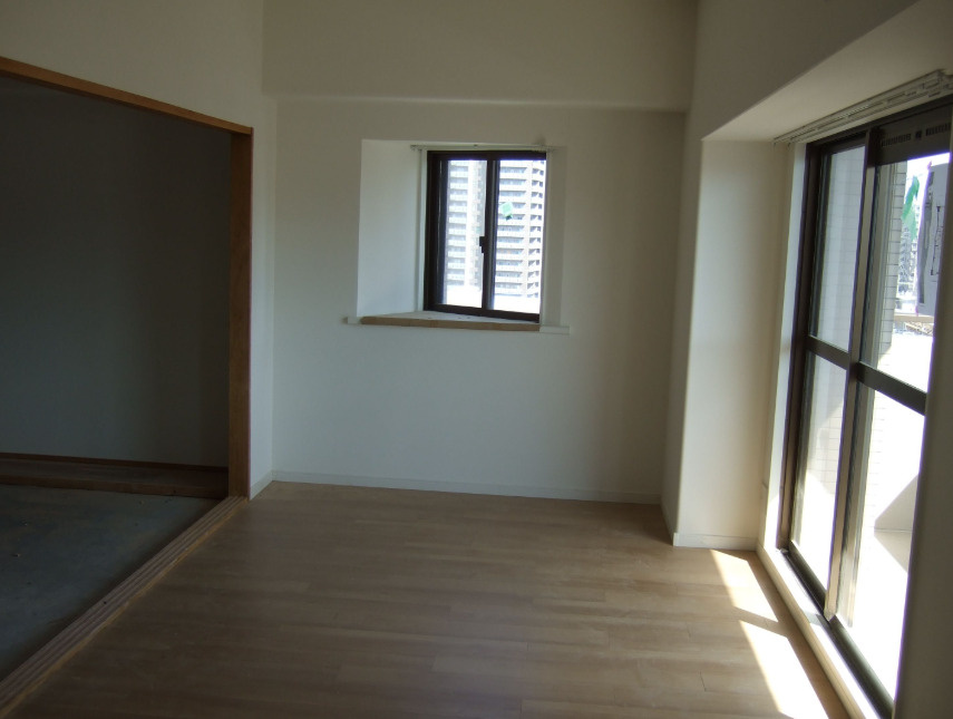 サーパスシティ前原参番館の居間・リビング