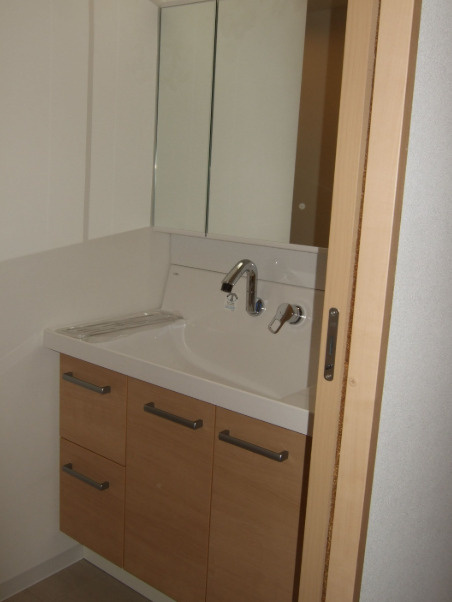 サーパスシティ前原参番館の独立洗面台