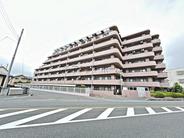 ロイヤルステージ武蔵藤沢の外観