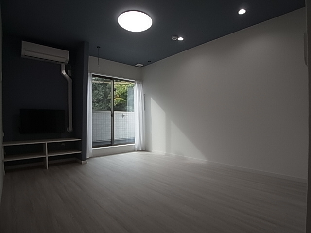 神戸市須磨区妙法寺字道正川のアパートの居間・リビング|室内