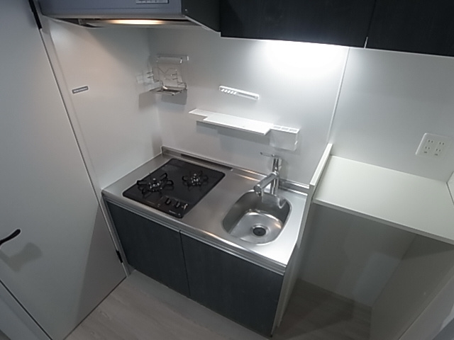 神戸市須磨区妙法寺字道正川のアパートのキッチン|システムキッチン（ガス２口）
