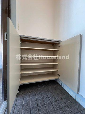 ファンシェット神前の収納