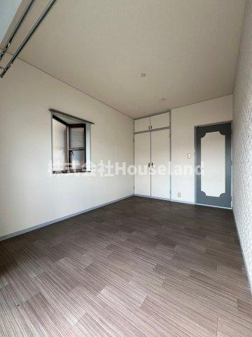 ファンシェット神前の洋室