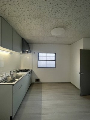 【キッチン】 | コトー宮崎B棟 | 窓があるので臭いがこもりません