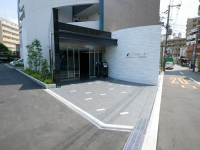 【エントランス】 | アドバンス新大阪ラシュレ | 清潔なエントランスです