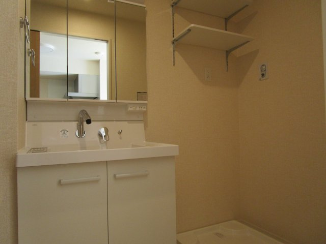 【独立洗面台】 | リバティベル紺屋町 | 使いやすい独立洗面台です