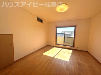 【洋室】 | 各務原市前渡西町和風建築の中古住宅！敷地広々169坪！お車スペース4台以上可能！離れ・倉庫あり！ | 各務原市前渡西町和風建築の中古住宅！敷地広々169坪！お車スペース4台以上可能！離れ・倉庫あり！