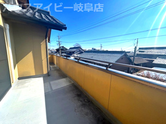 【バルコニー】 | 各務原市前渡西町和風建築の中古住宅！敷地広々169坪！お車スペース4台以上可能！折板ガレージ付き！ | 各務原市前渡西町和風建築の中古住宅！敷地広々169坪！お車スペース4台以上可能！
