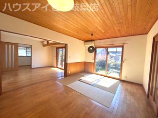 【居間・リビング】 | 各務原市前渡西町和風建築の中古住宅！敷地広々169坪！お車スペース4台以上可能！離れ・倉庫あり！ | 各務原市前渡西町和風建築の中古住宅！敷地広々169坪！お車スペース4台以上可能！離れ・倉庫あり！