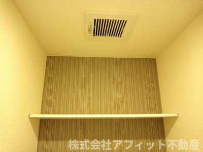 【その他】 | Ｄ－グレイス　A棟 | トイレ収納棚