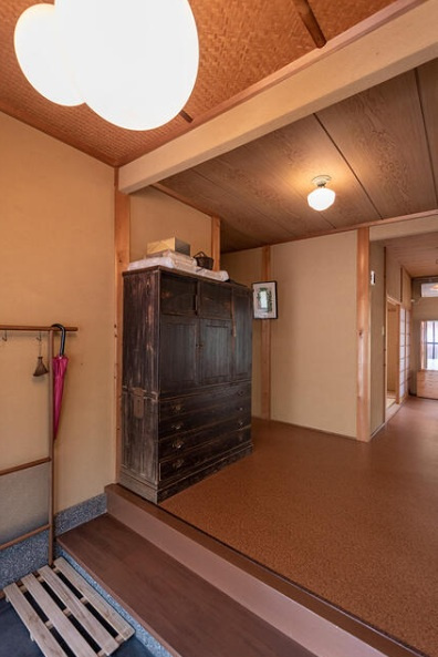 鞍馬二ノ瀬町 中古戸建の玄関