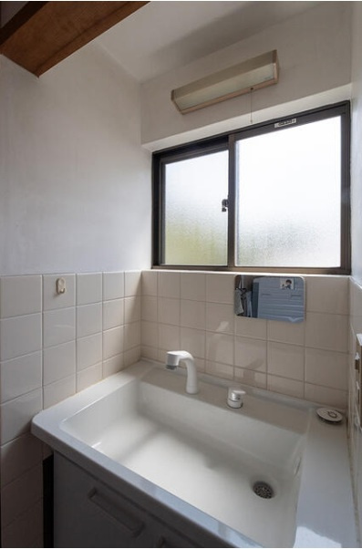 鞍馬二ノ瀬町 中古戸建の独立洗面台