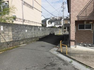 クレセントYANAGIの周辺|前面道路