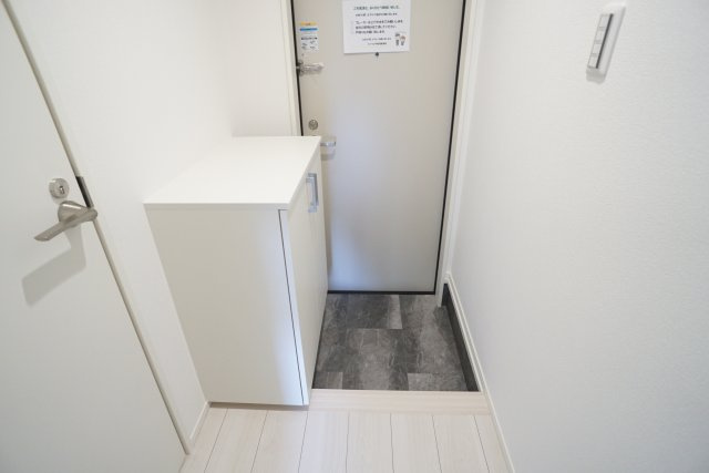 REGIES清荒神Ⅰの玄関