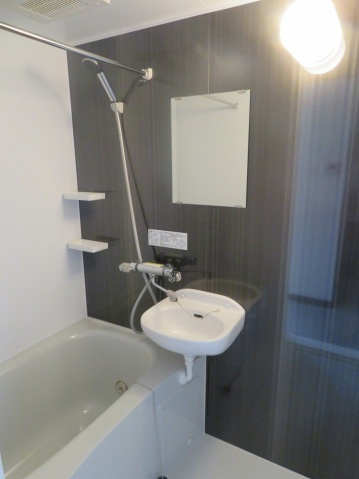 MESSAGE放出東の洗面所