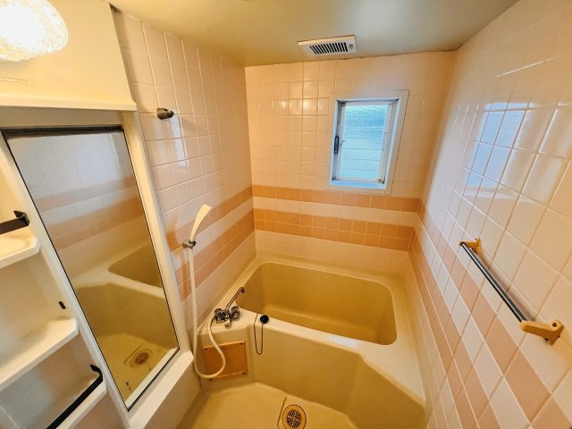 メゾン忠見の浴室|お風呂で日々の疲れを落としましょう