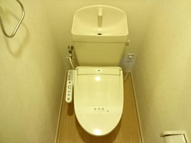 ウォーターミル七番館のトイレ|シャワー付トイレ