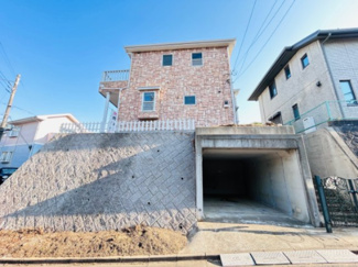 【外観】 | 外観（外壁リフォーム済）
「外壁リフォームで生まれ変わった美しい佇まい。帰るたびに心が弾む。」