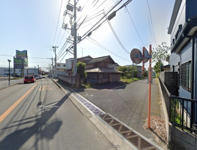 【周辺】 | 八街市八街　売地（古家あり） | 前面道路より（北西側より）