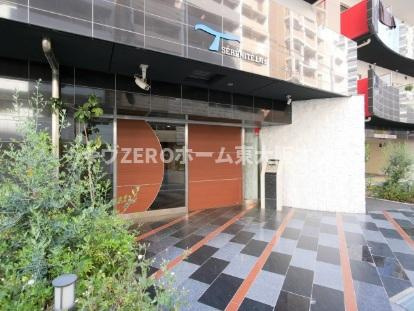 セレニテ上町台のエントランス