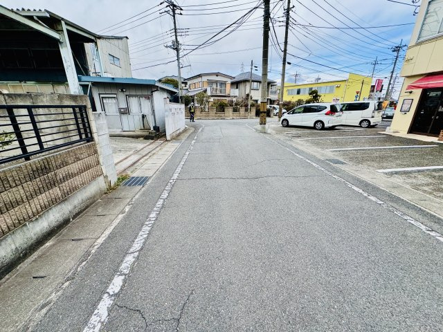 【土地】前橋市天川大島町　約43坪売地の前面道路含む現地写真