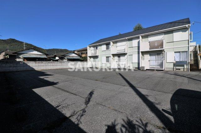 ハイツフィノーバの駐車場