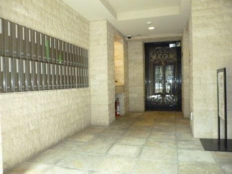 トーシンフェニックス市谷柳町のロビー|メールボックス