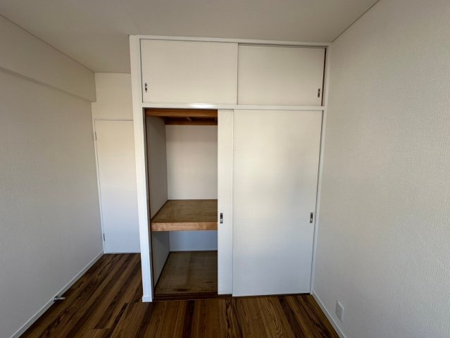 三旺マンション第7名東の収納|【北側バルコニー側・6.5帖】