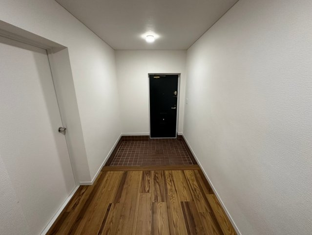 三旺マンション第7名東の玄関