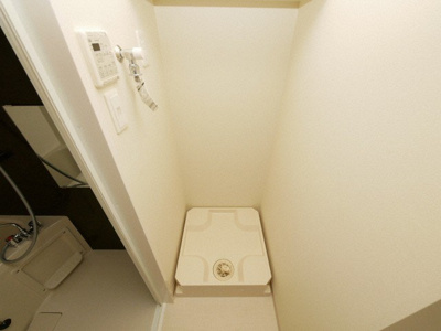 【設備】 | エグゼ堺筋本町 | 洗濯機置き場です